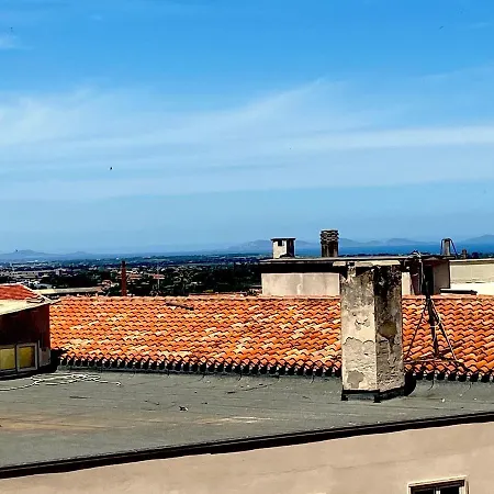 Luminosa Mansarda Nel Centro Storico Di Sassari *